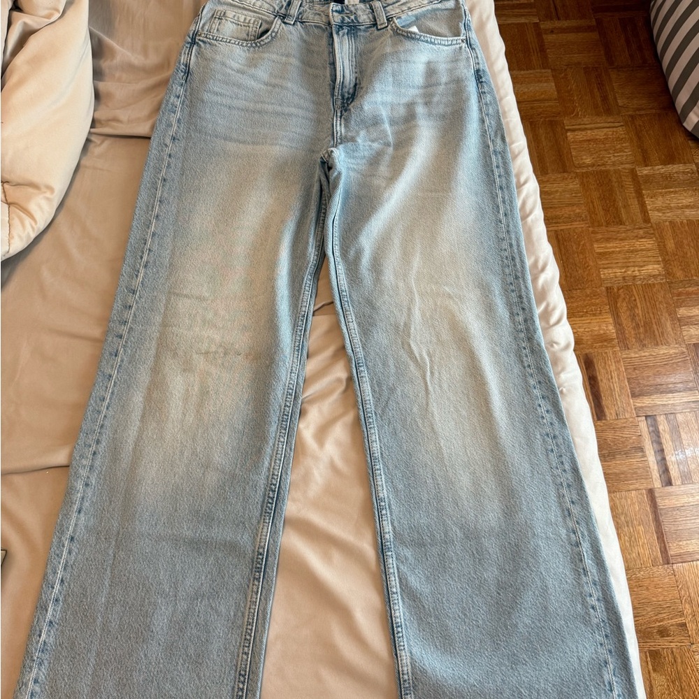 H&M Women's Straight Leg Jeans in Light Blue